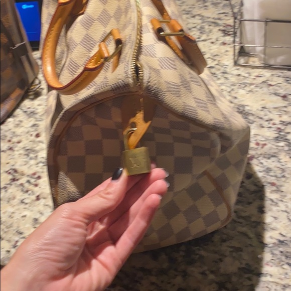 Louis Vuitton purse - Picture 4 of 8